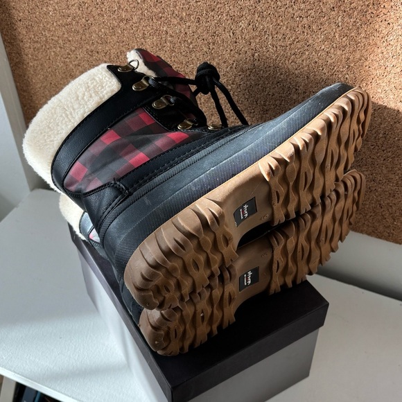 Storm by cougar red plaid fuzzy lined snowboots - Picture 7 of 7